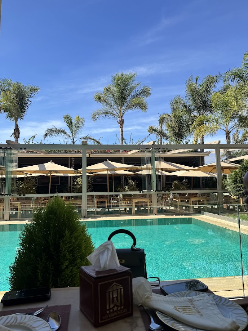 القصر الأبيض 3