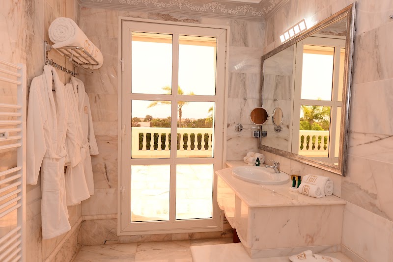 القصر الأبيض 4