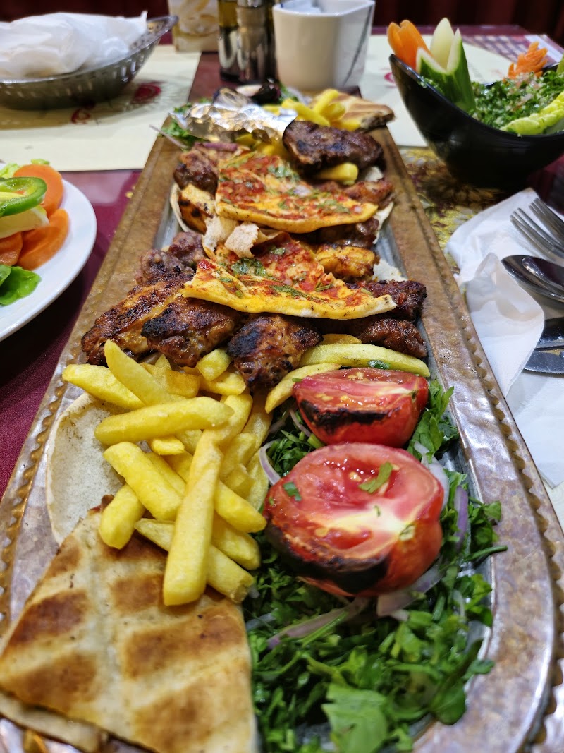 مطعم وكافتيريا النعمان 2