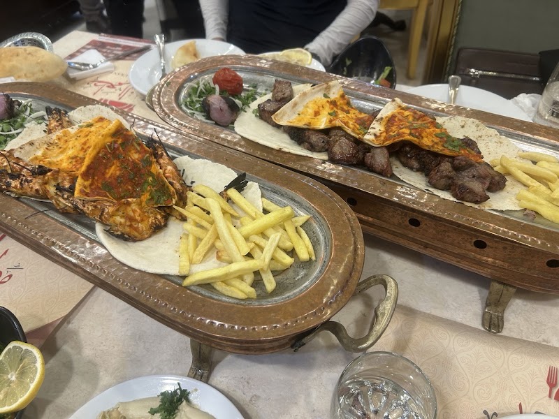 مطعم وكافتيريا النعمان 3