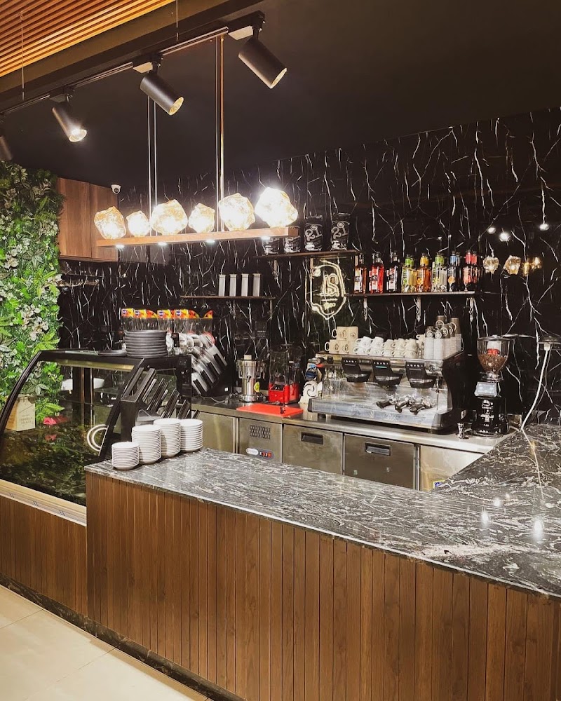 مقهى 21 راس الجورة