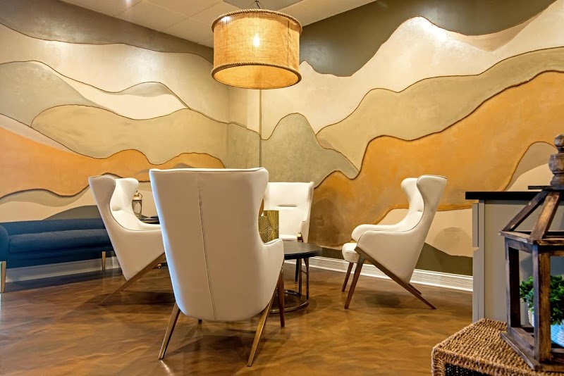 كهف الملح الملكي ومنتجع صحي 3