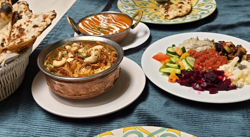 مطعم السفير 2