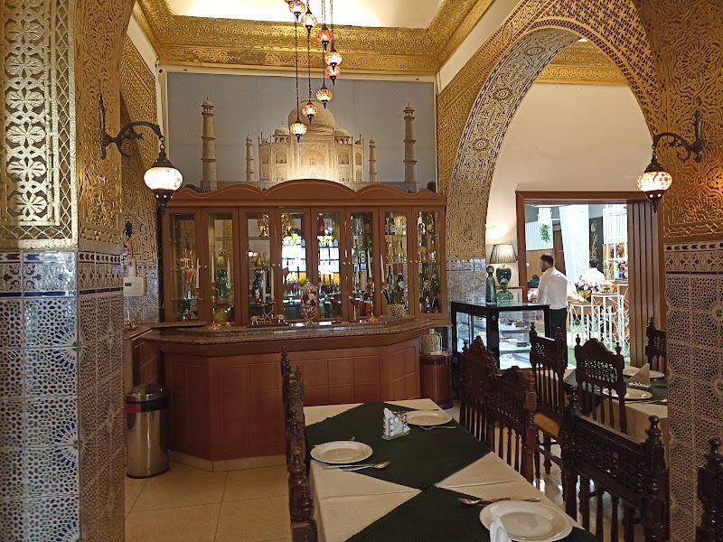 مطعم السفير 3