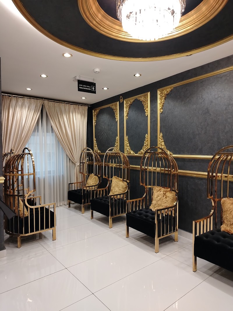 مركز كنجز لطب الأسنان رولا الشارقة 2