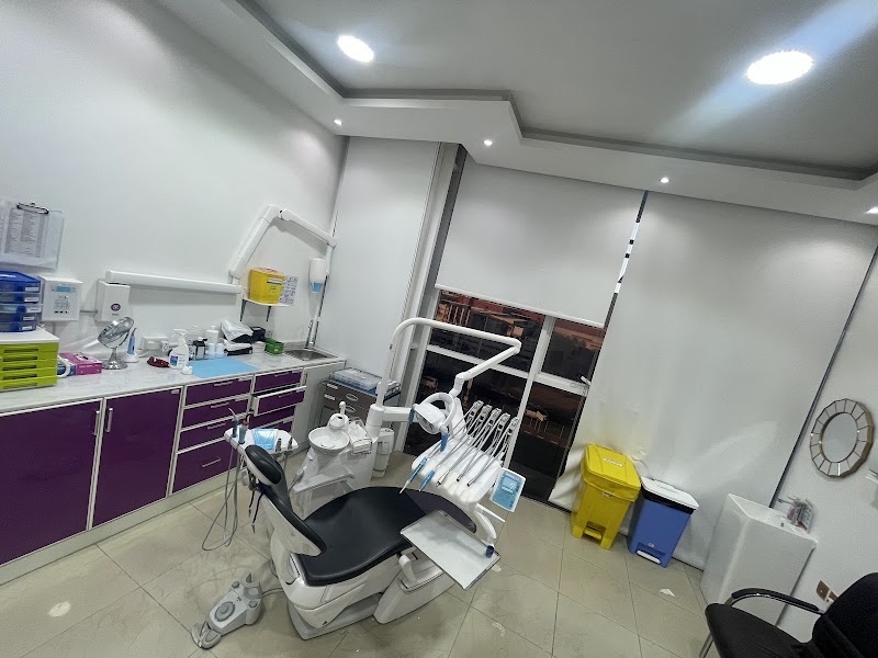 مركز الدكتور أشيش الطبي، أم القيوين 3