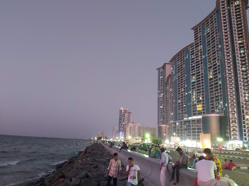 شاطئ عجمان 4