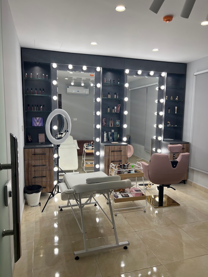 مركز فارفارا للتجميل