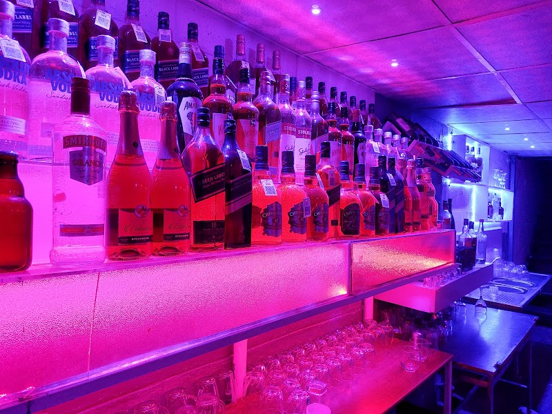 بار و مطعم الخليل 3