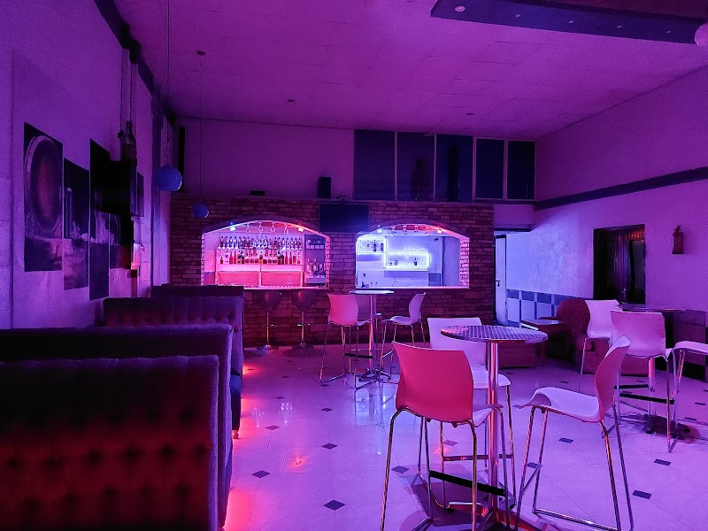 بار و مطعم الخليل 4