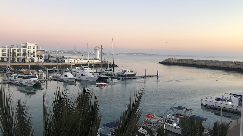 أطلس مارينا شاطئ