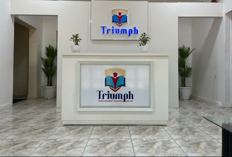 كلية تريومف