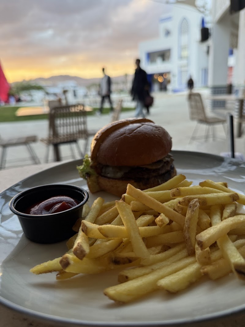 قصات بجانب البحر 2