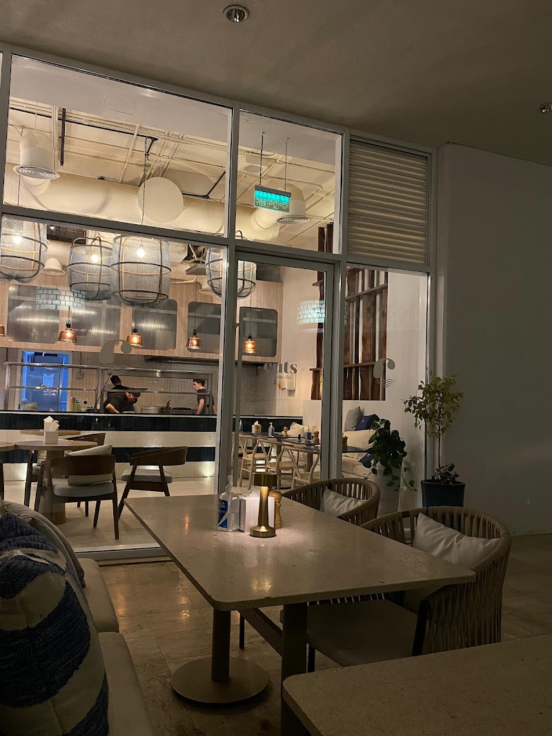 قصات بجانب البحر 3