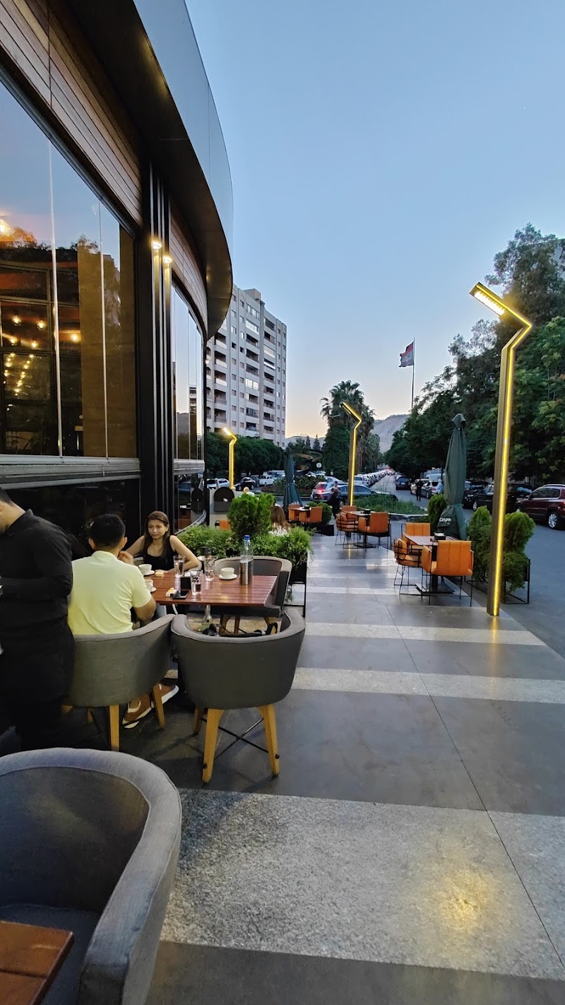 كاسبر وغامبيني دمشق