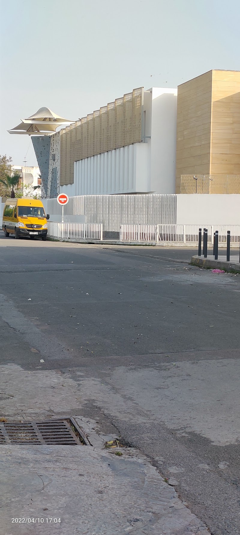 مدرسة ليون الأفريقي الثانوية 3