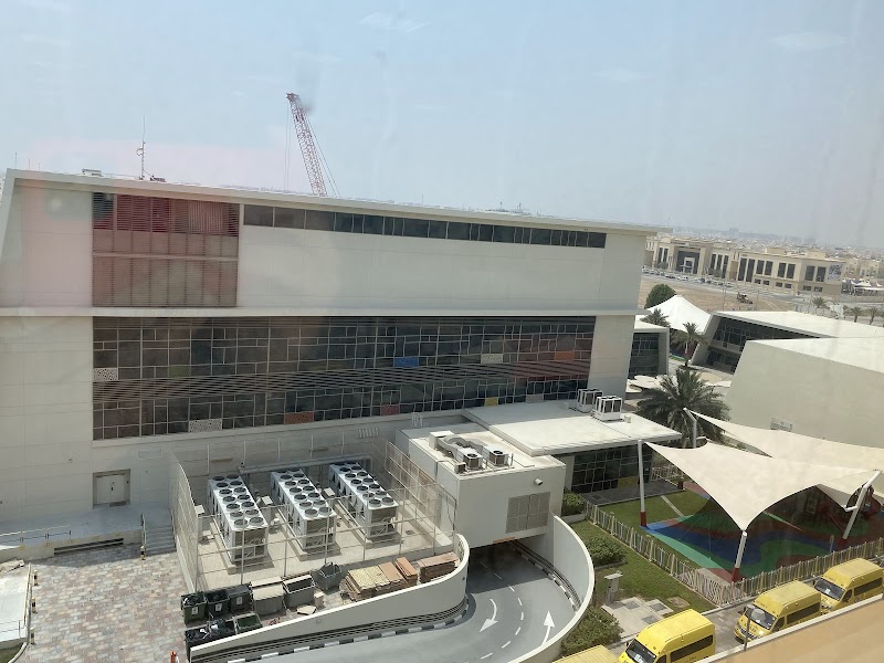 بوليتكنيك أبوظبي 4