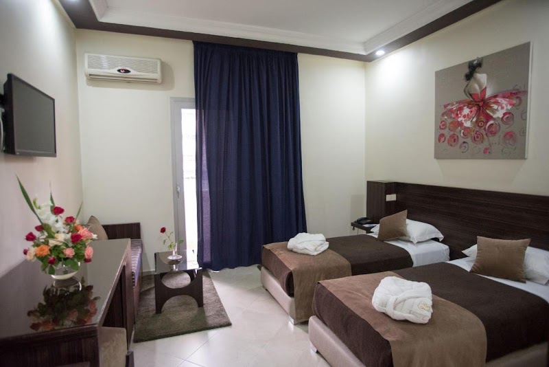 فندق الريف 2