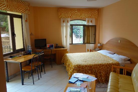 فندق كريستال 3