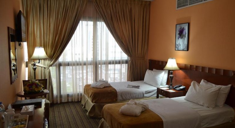 فندق توب ستارز. 2