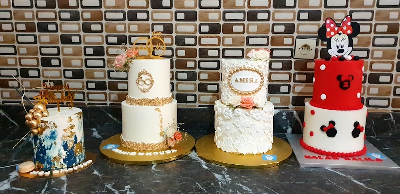 نادية ديليس