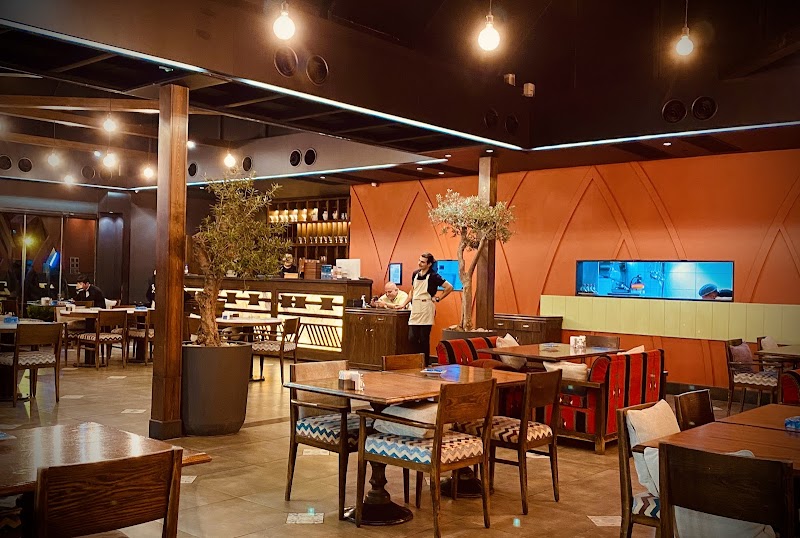 مطعم نارة دامسكينو