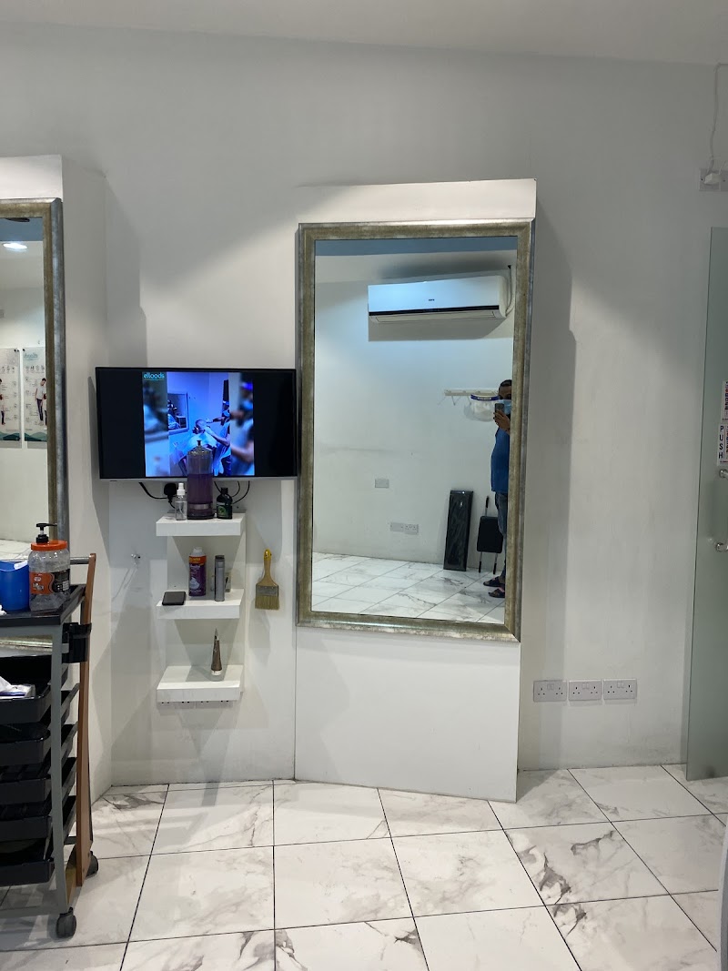 صالون إليودز للرجال وسبا 4