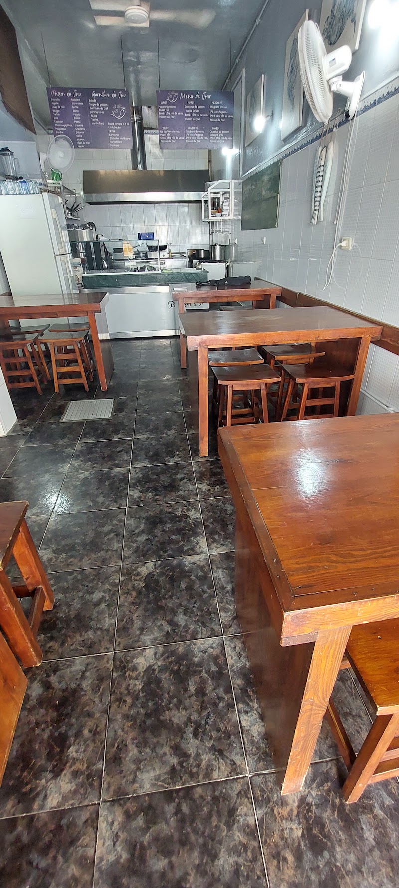 مطعم السمكة الذهبية