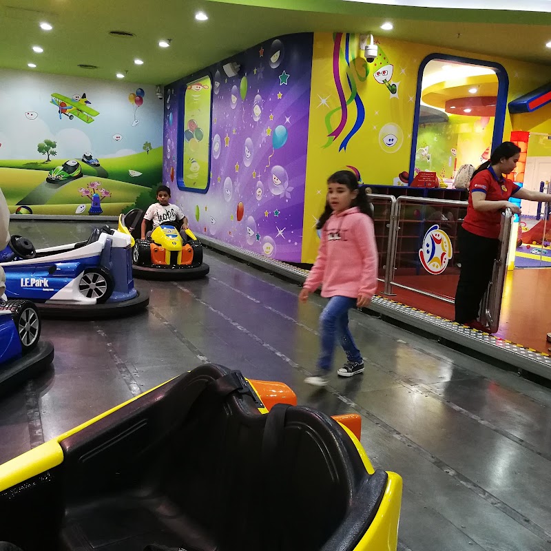 فنت فيل - مول الخور 3