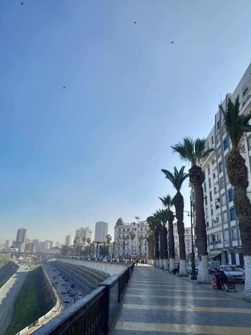 اَلْوَاجِهَة اَلْبَحْرِيَّةِ وَهْرَانَ