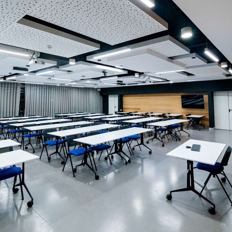 مدرسة إيسكا للإدارة 2