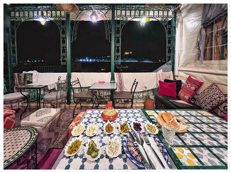 مطعم السطح قصر فاس يحيى