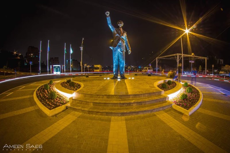 ميدان نيلسون مانديلا 7