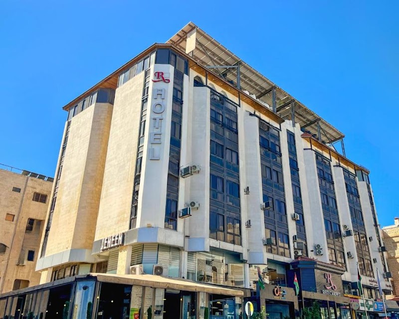 Red Carpet Hotel & Suites 4