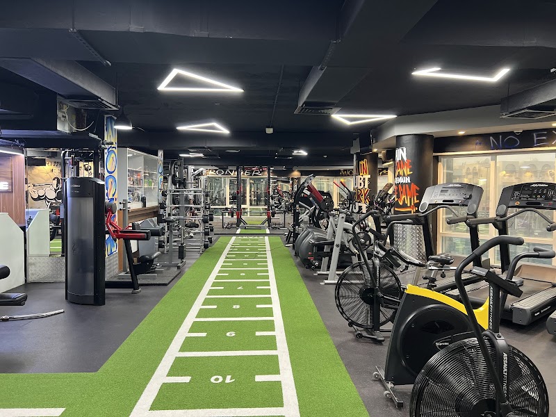 إمبراطورية اللياقة