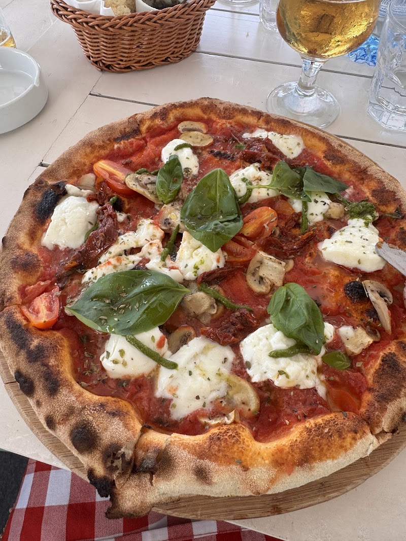 مطعم أبيتيتو تيراتوريا زيتونة 3