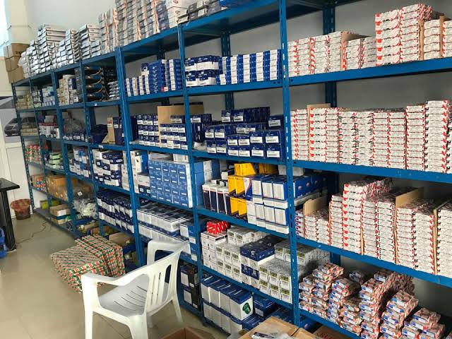 لعلع لتجارة قطع السيارت بإدارة أبو فكري الحمصي