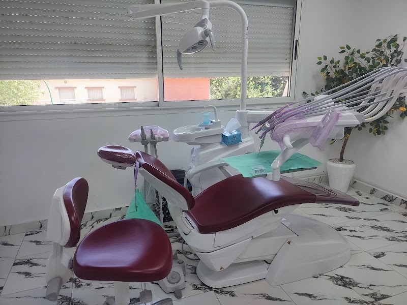 مركز الأسنان البساتين 2