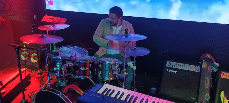 نادي إيلوسيشن الليلي 3