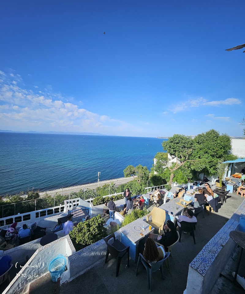 مقهى الحافة 3