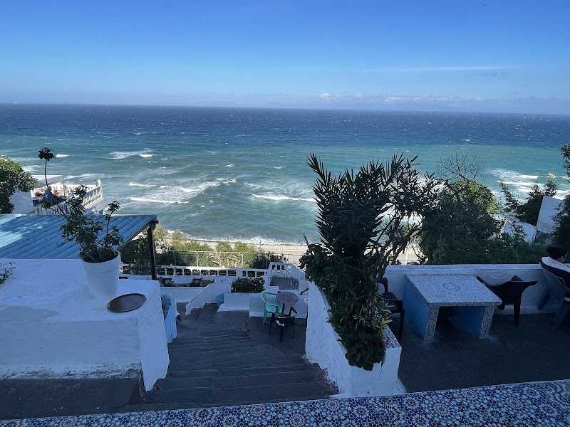 مقهى الحافة 4