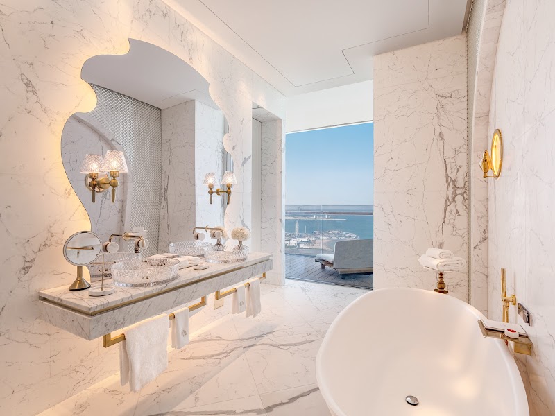 رافلز الدوحة 4